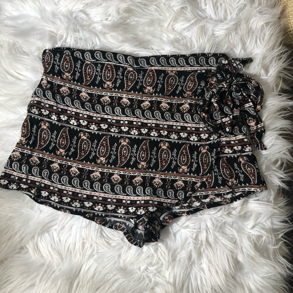 Forever 21 tribal print skort size S